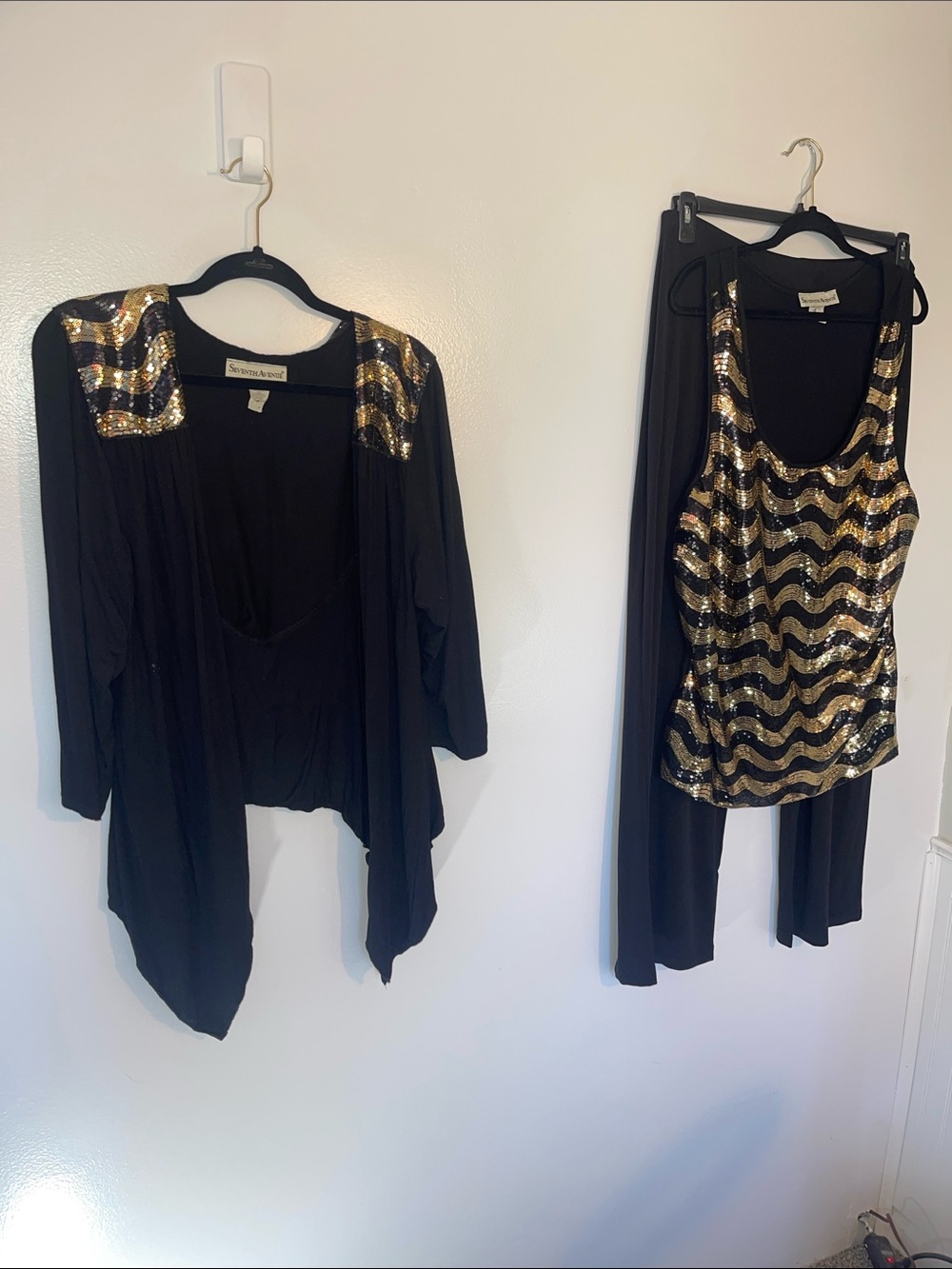 Womens plus size outfit 2X 3X Sequin Chevron Black & Gold tank, jacket, pants - Picture 6 of 17